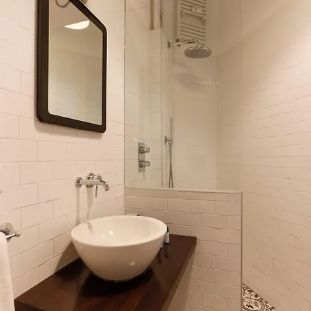 The Rent - Modern Two-bedroom In Porta Romana アパート *